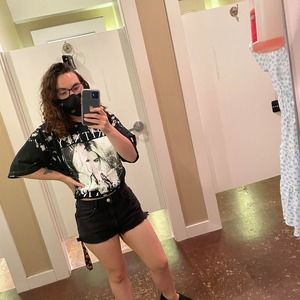 Meet your Posher, Teresa